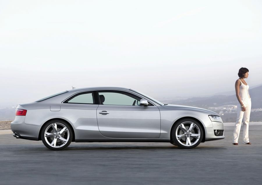  Audi A5 Coupe 3.2 2007 года  (WW) (фото 19 из 36)